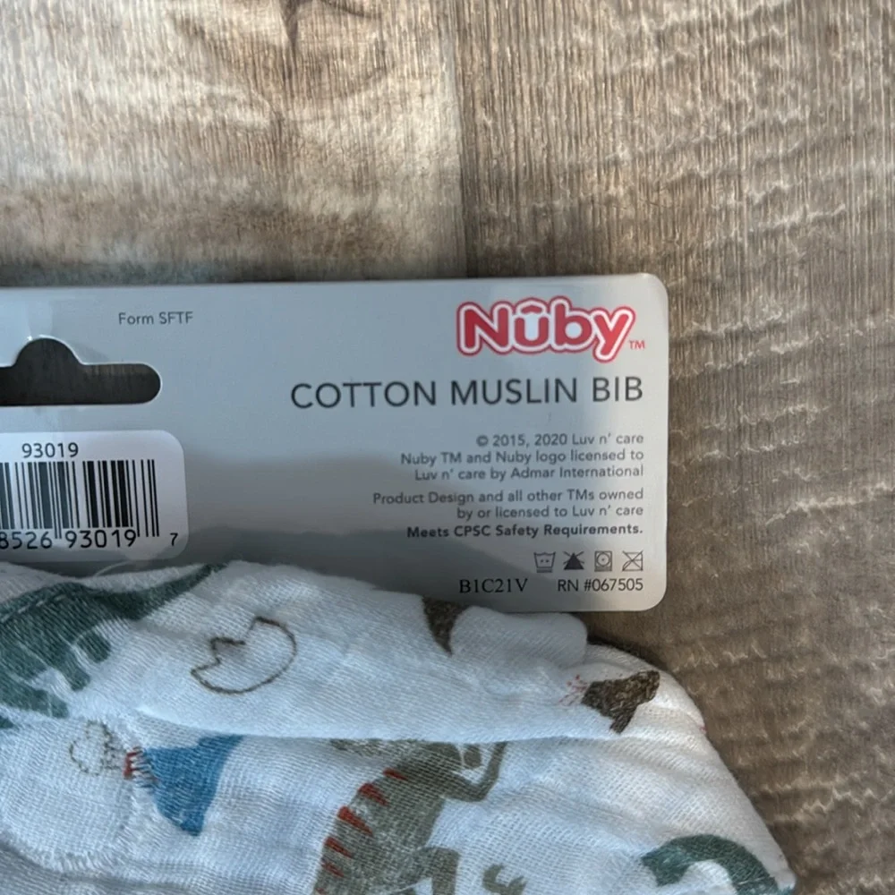 NUBY Cotton Muslin‎ Bibs - 3 Pack NWT